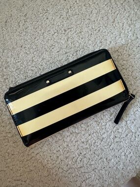 Kate Spade Striped Wallet in Black and Cream